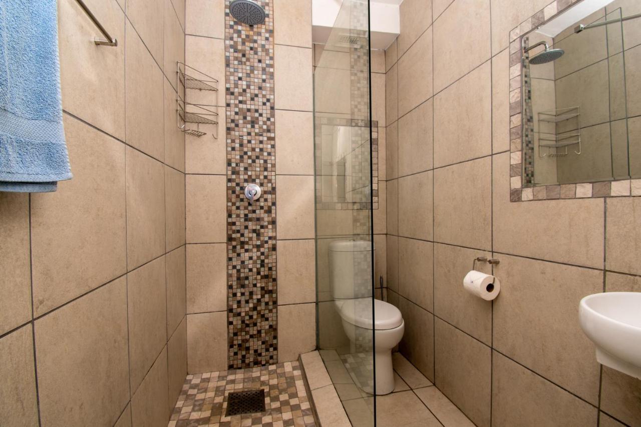 Appartamento 10 Bronze Bay Umhlanga Rocks Durban Esterno foto